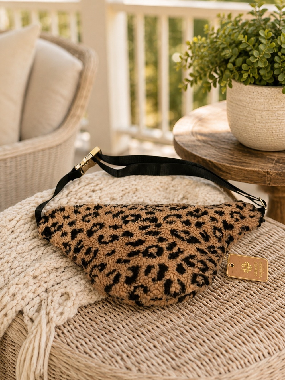 Simply Southern Leopard Sherpa Fanny Pack in Tan & Black (NWT) - Picture 3 of 7